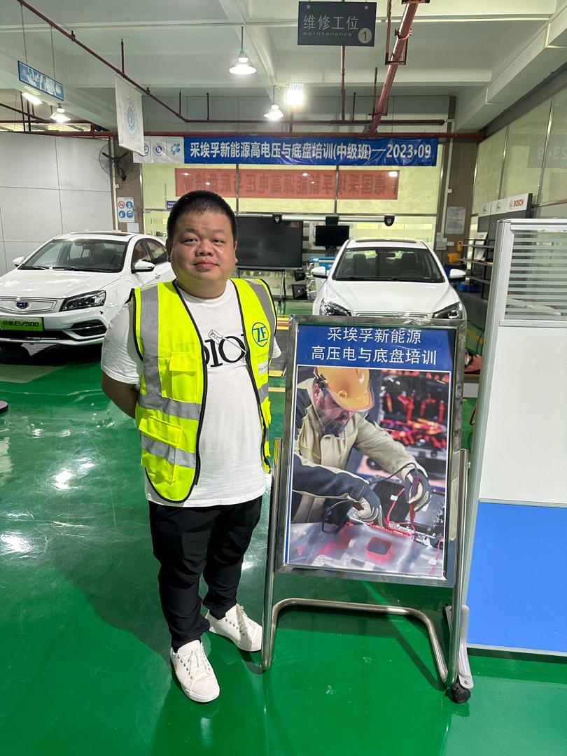 Christopher致力于将德系与欧系新能源汽车的国际认证知识带回马来西亚，以支持国家的新能源转型。